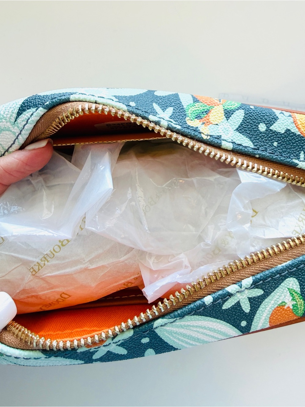 🧡Dooney & Bourke Disney Epcot Flower Garden 2024 Orange Bird Crossbody Purse Bag - Picture 12 of 13